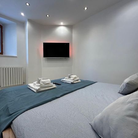 Terra Apartment - Ski In & Ski Out - Cerviniaholidays-Com Breuil-Cervinia Exterior photo